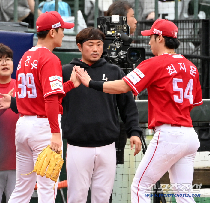 Park Se-woong? We have to break the seal. We prepared the bullpen from the first pitch of the first inning…Young Gun, 23, makes a great five-inning pitch, and Lee Sung-yong laughs. 