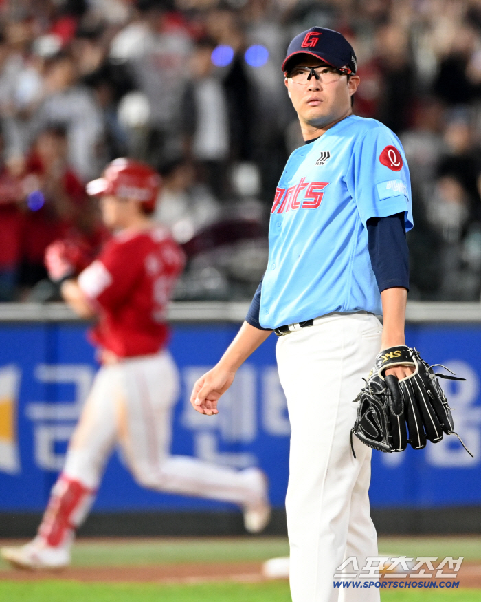  Confused Park Se-woong allows solo shots to Jihoon Choi