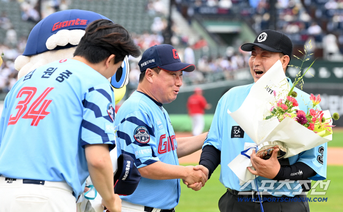  Congratulations, coach Kim Tae-hyung and referee Choi Suwon on achieving 3,000 games
