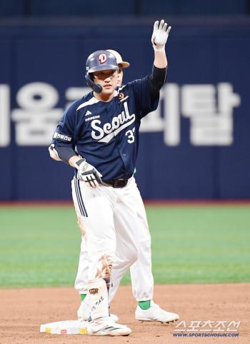  Kim In-tae's two-run double after two outs