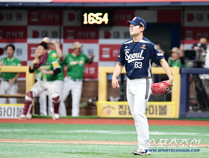  Kim Taek-yeon allowed a upset loss in the bottom of the ninth inning