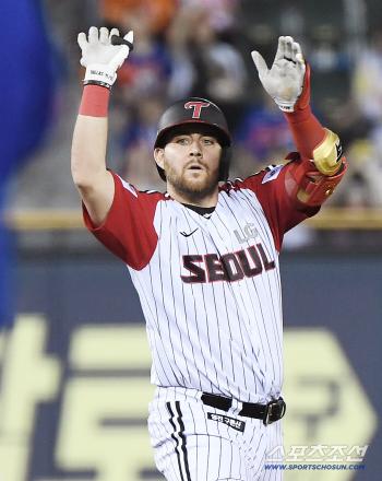  Son Ah-seop, RBI double