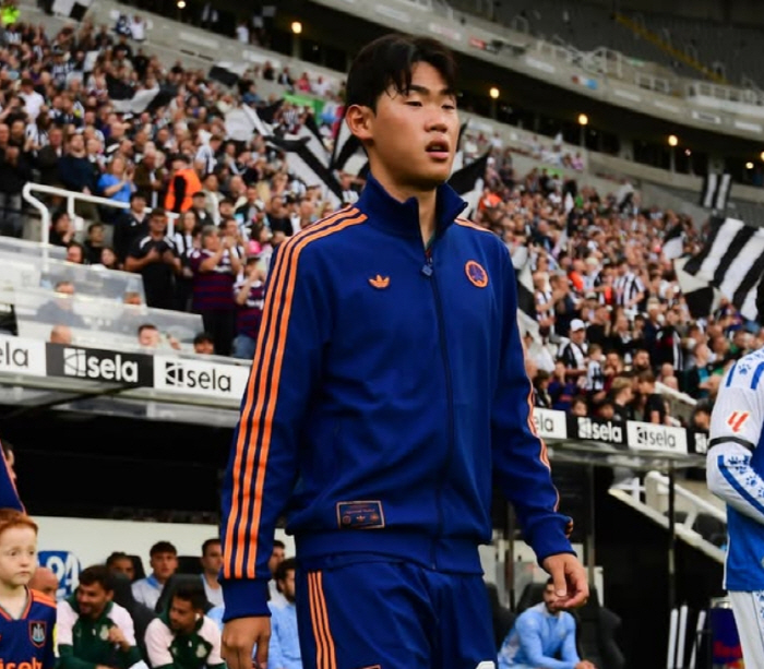 A player like that played in K League 2? Park Seung-soo, the 1st player who embarrassed Newcastle fans, cheers for being our Son Heung-min