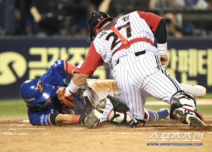 Son Ah-seop, the winning contractor with two RBIs, scored a decisive goal. Moon Dong-ju won 9 times Kim Seo-hyun's sweat 25S Hanwha won 5-4. LG begins to chase the 2G car