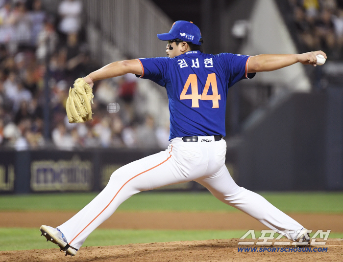 Son Ah-seop, the winning contractor with two RBIs, scored a decisive goal. Moon Dong-ju won 9 times Kim Seo-hyun's sweat 25S Hanwha won 5-4. LG begins to chase the 2G car