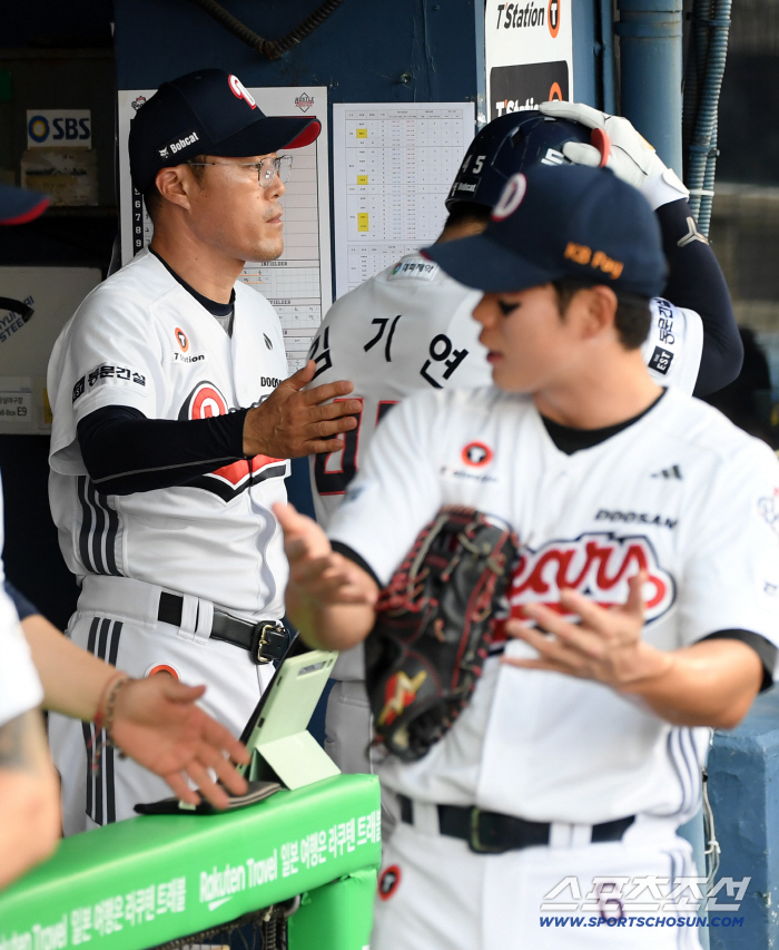 30 games under Cho Sung-hwan. What on earth happened to Doosan → Hanwha is fourth in 1.5 games