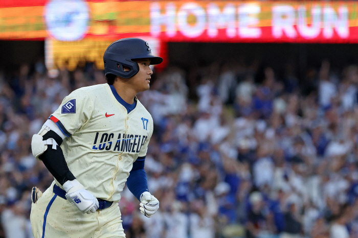Betts is alive! Can you handle Ohtani? 4 40 home run seasons before Judge, 60 home runs over Career High
