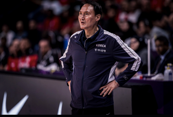 Escape from the Death Team Director Ahn Jun-ho's One Team Korea...He has not become a legend yet