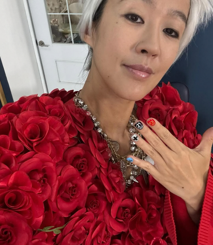 Hong Jin-kyung's first breakthrough styling since the divorce announcement, today's G-Dragon