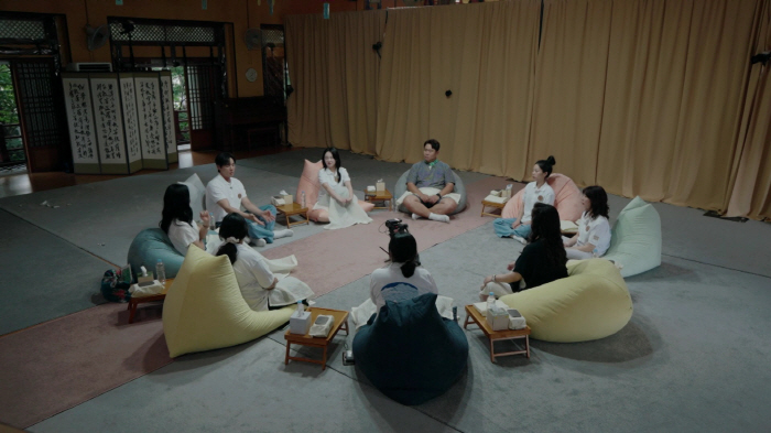 I gave you a 女 of Kang Ji-seop from JMS...Even my acquaintances turn their backs (Oh Eunyoung STAY)
