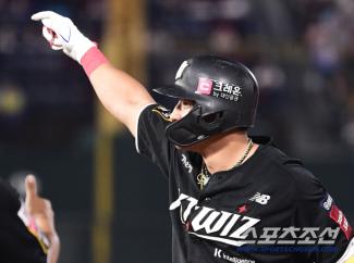 I think I'm going to buy it now The monster hitter was also a rookie...Nine sweaty moves broke another wall