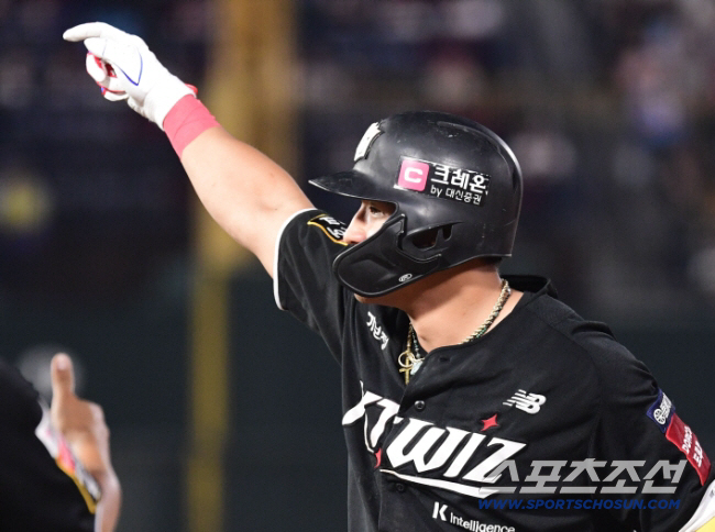 I think I'm going to buy it now The monster hitter was also a rookie...Nine sweaty moves broke another wall