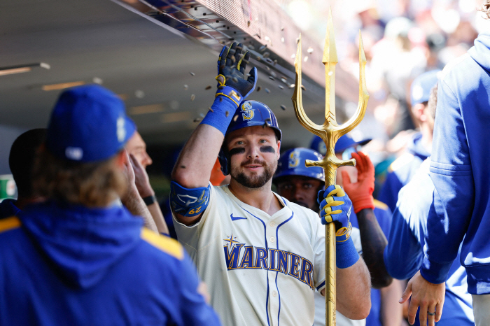 The most dramatic turnaround in history, Raleigh 3G consecutive home runs → The prevailing theory of MVP spreads, and this time, gamblers are leaving to block the winning home run