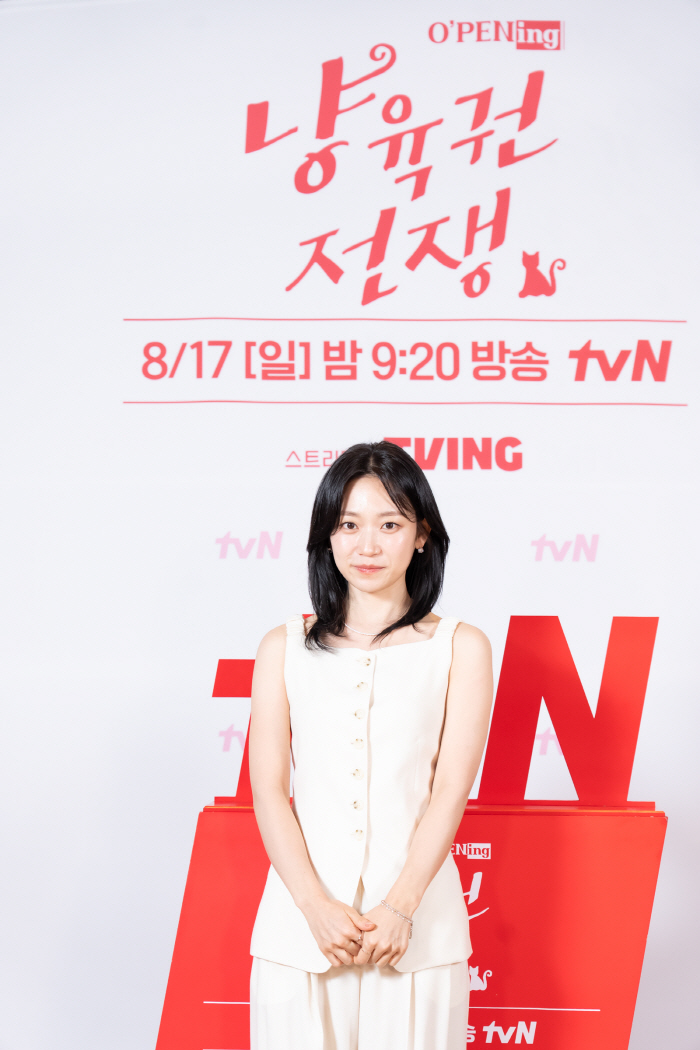  We're vulnerable to cat hair..Filming while taking medicine...Yoon Doo-joon ♥ Kim Seul-ki, will it work as a one-act play by the cat? (Roundup)