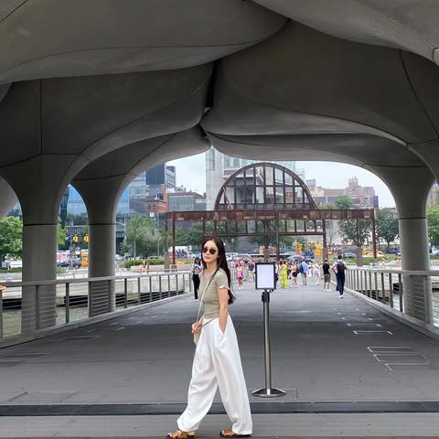  Kim Tae-hee Visits New York, How did she feel about visiting the commercial shooting site 20 years ago? 'Still beautiful.'