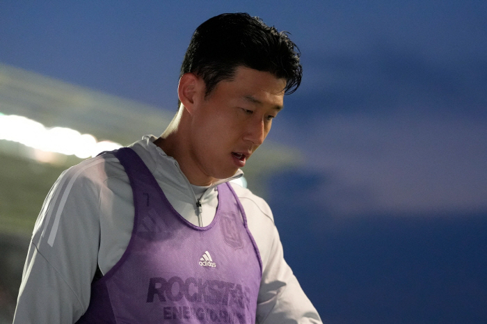 Son Heung-min is 1st place! 1st place! More awesome than Zlatan Beckham. Even the U.S. can challenge for Messi's supremacy with surprising influence