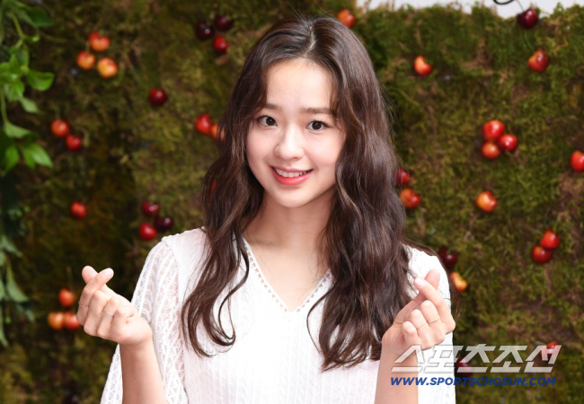 Son Yeon-jae closed her YouTube channel in a surprise move...Spreading speculation over reasons for deletion 