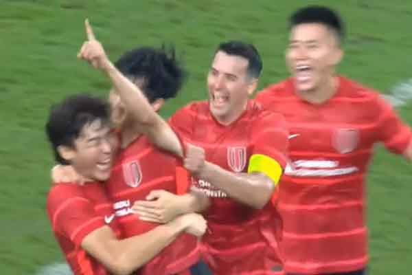 Ceo did it!  Chengdu, the club's first ACLE finals...Felipe Multigolo Breaks Bangkok 30