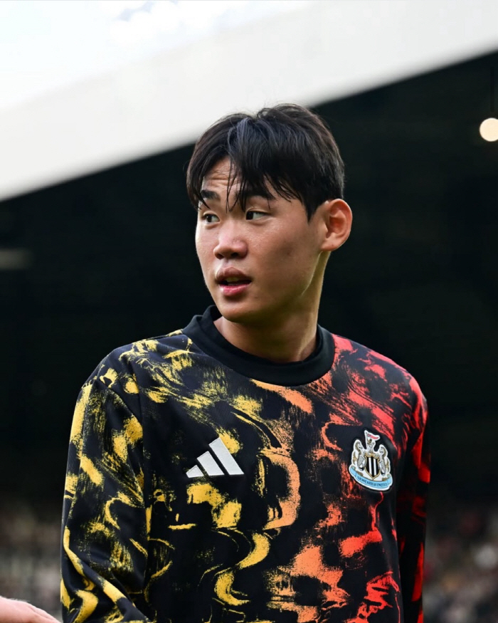 Korean Yamal Park Seung-soo was assigned to the locker after training for the first teamI can see the opening entry!