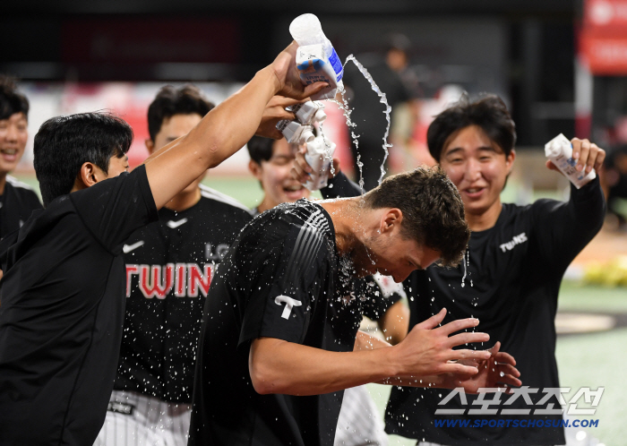 The family is different, with seven scoreless innings of a new foreign pitcher. Yum Liang Praises Our Players for Winning Without Back-to-back defeats 