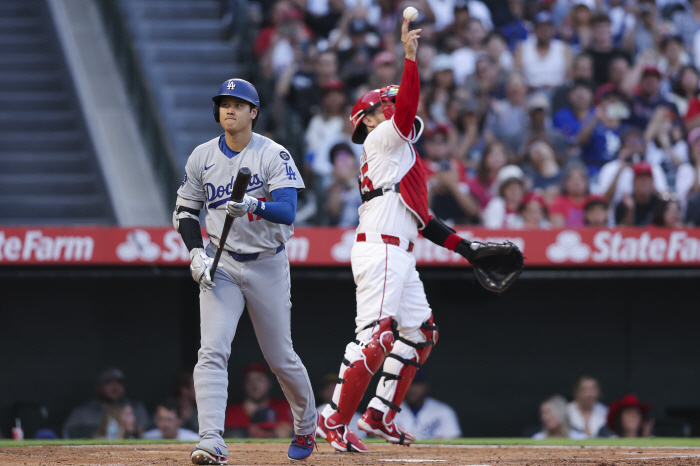 Game car that ranks first in the LAD district, Ohtani 3G consecutive home runs, 42nd consecutive game against local rivals for 5 consecutive losses