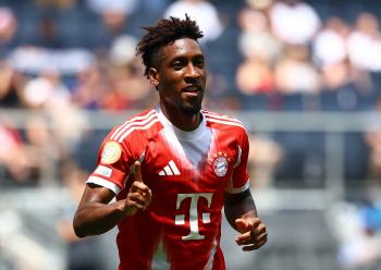 Hey! I'm going, too! We're gonna have Earth Guard...The Munich striker is going to Saudi Arabia, too! The annual salary is...
