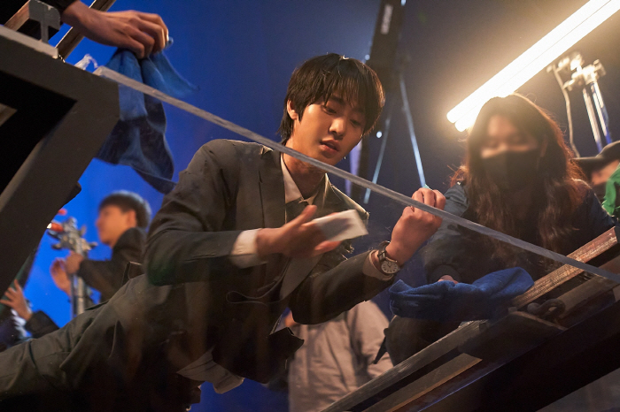 His immersion and chemistry are at full level...Ahn Hyo-seop → Na Na Jeon-doksi reveals behind-the-scenes footage