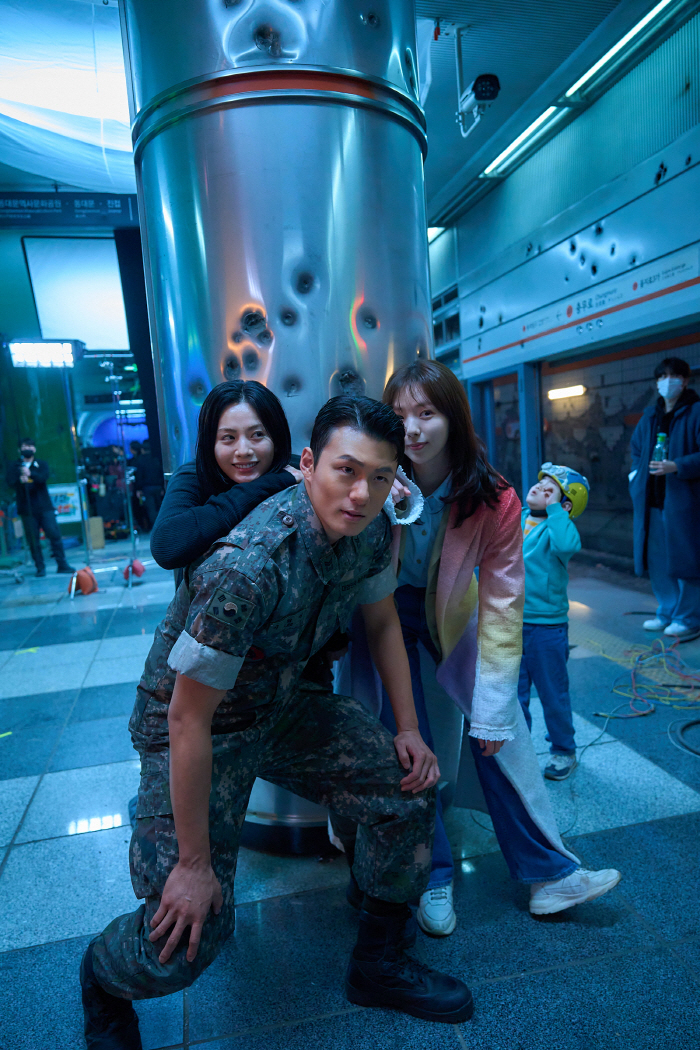His immersion and chemistry are at full level...Ahn Hyo-seop → Na Na Jeon-doksi reveals behind-the-scenes footage