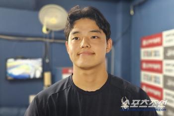 I felt that he threw it really hard The behind-the-scenes story of the 160.7km moment that even Moon Dong-ju remembered correctly. Let's get a 157km hit. 160.7km to go head-to-head. 