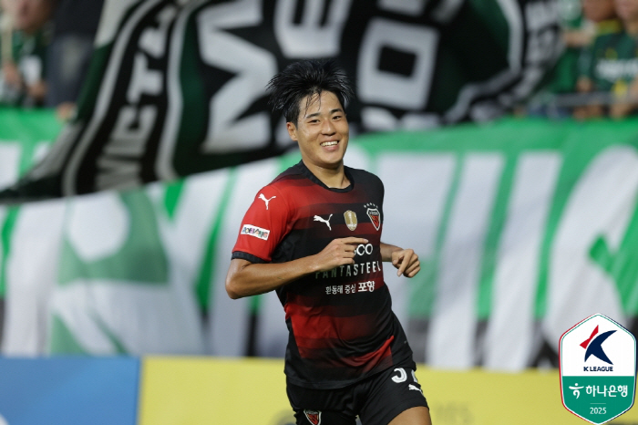 I want to score 100 goals! Hong Yun-sang's smile Sung-yong, who played with Ki Sung-yueng's wings, came and his soccer skills increased. → Thank you to the coach for holding me. 