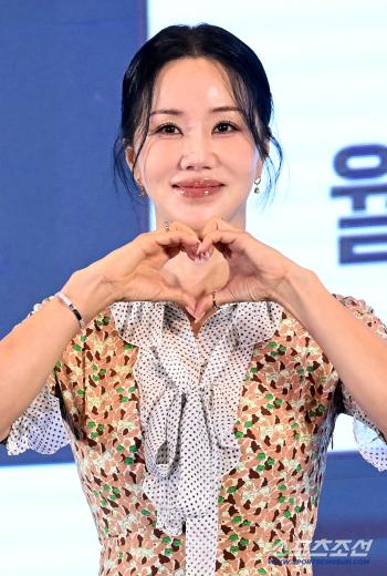 I was worried about my star Um Jung-hwa and Jang Da-ah