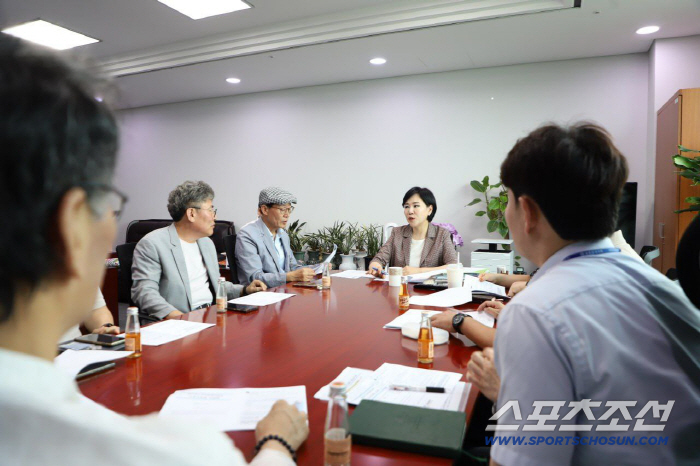 Lee Jae-myung's government, voice to improve sports-related laws X sports system, Rep. Jeon Hyun-hee's National Assembly Good Policy Forum, and the Media National Policy Advisory Group's Sports Forum will be held on the 13th