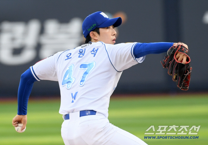 New lucky star Tolhurst won for the first time in seven scoreless innings, plus the eighth batter won the game automatically, with four pitches, a mega twin spoiler, LG 112. Hanwha won the game, too