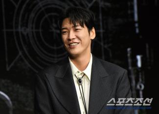 Open with a trigger and continue with Eunsoo's good day..Kim Young-kwang Performs Genre Master in the Second Half of the Year
