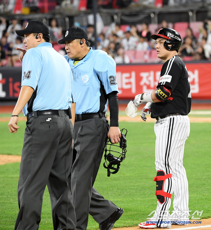  Judge Park Dongwon, Park Ki-taek, who thought it was a home run, checked exactly
