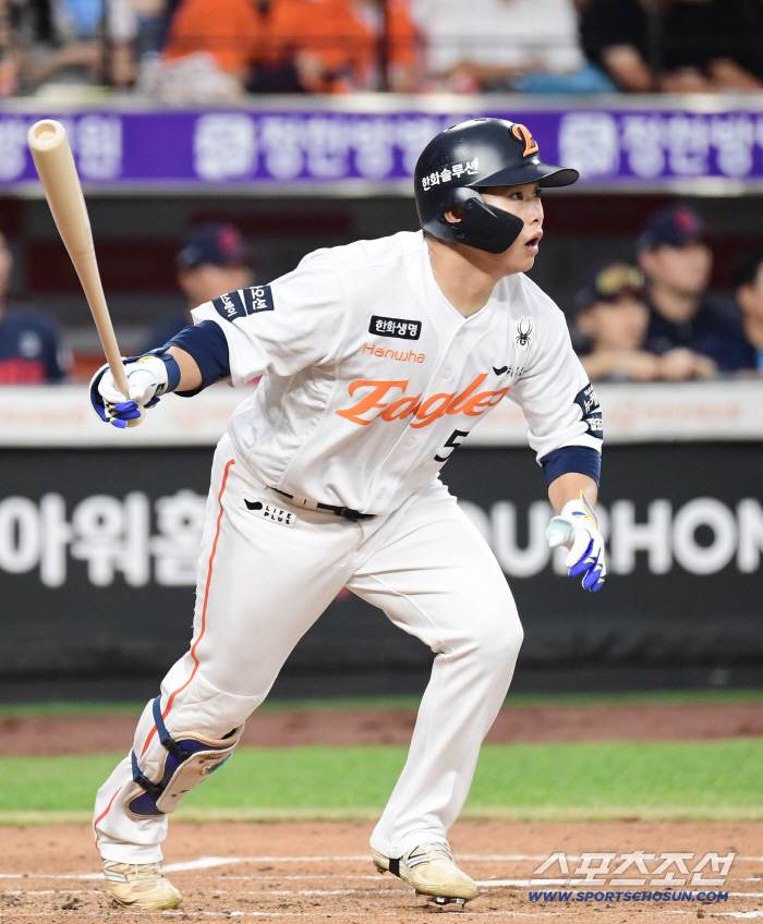 Ponce has made history in the KBO League! First 15 wins in a row & at least 200K...Coach Kim Kyung-moon won 1,000 games and Hanwha won 2 consecutive games → Lotte won 4 consecutive games