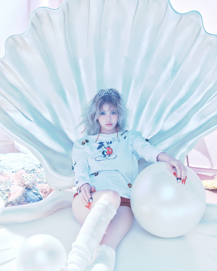  It's been 10 years, but I'm 24...Jeon So-mi, solo color found in confusion (comprehensive)