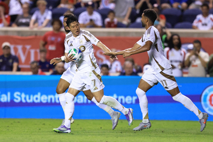 Son Heungmin should have kicked a penalty kick! At the moment when the media also felt sorry about the debut...LA FC SON effect raises power ranking