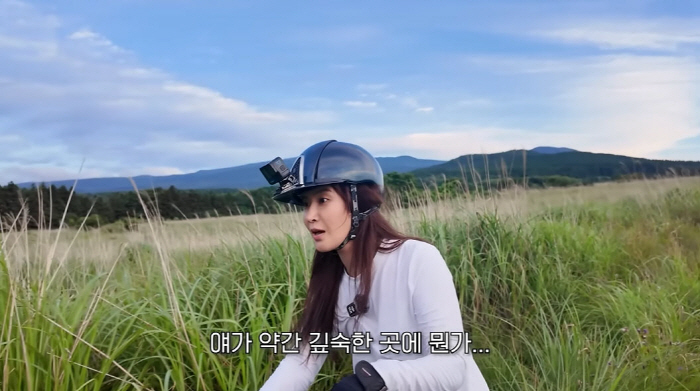 Soshi Kwon Yu-ri is stunned after hitting her head in a fall accident in Jeju