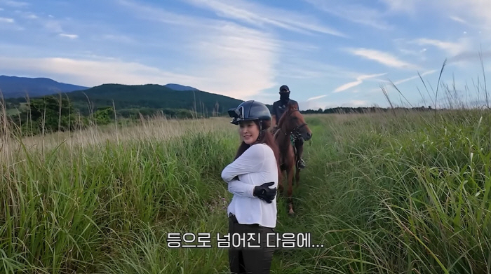 Soshi Kwon Yu-ri is stunned after hitting her head in a fall accident in Jeju
