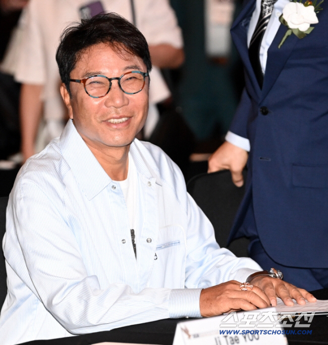 Will Lee Soo-man, who left SM, begin his return to Korea…A2O MAY, comeback on the 15th. 