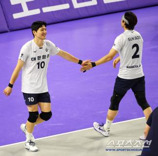 10-year Captain Han puts down his captain...Jung Ji-seok, the next captain, feels grateful and heavy