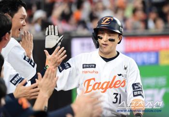 2gls definitely hardens...Weiss 11K & Son Ah-seop 3-RBI Hanwha Secures Winning Series to 3rd place Lotte with 6.5G car 