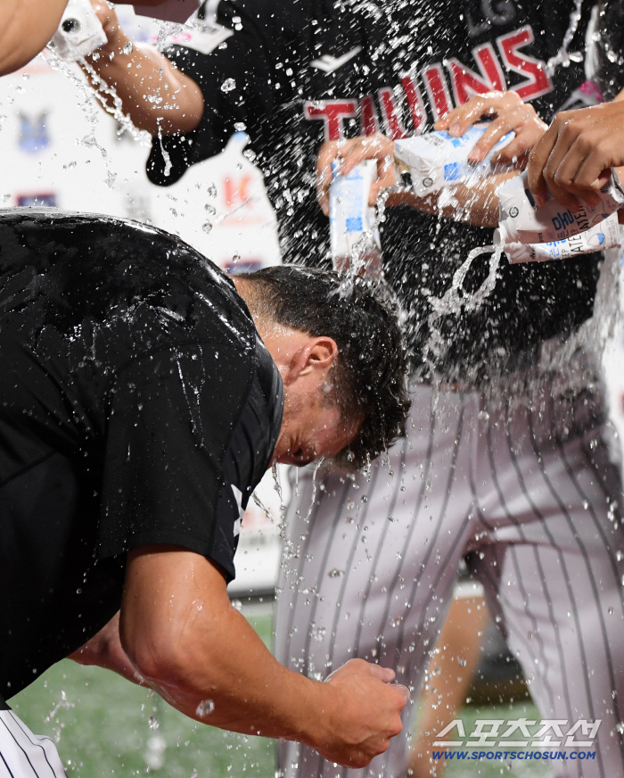 All seven strikeouts are swinging, so the master of fighting spirit and the master of control of the level have arrived as foreigners with ball power. The 1st place team completes the restaurant. 