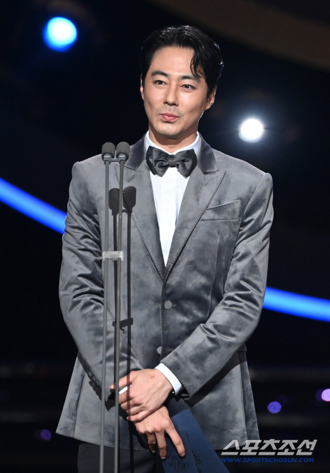 Zo In-sung Prepares for Second Career Peak with Global Projects and Netflix Debut