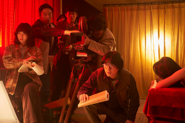 Director Cho Hyun-chul to be a difficult movie director..Breathing with Lee Ha-nee and Bang Hyo-rin (Ema)