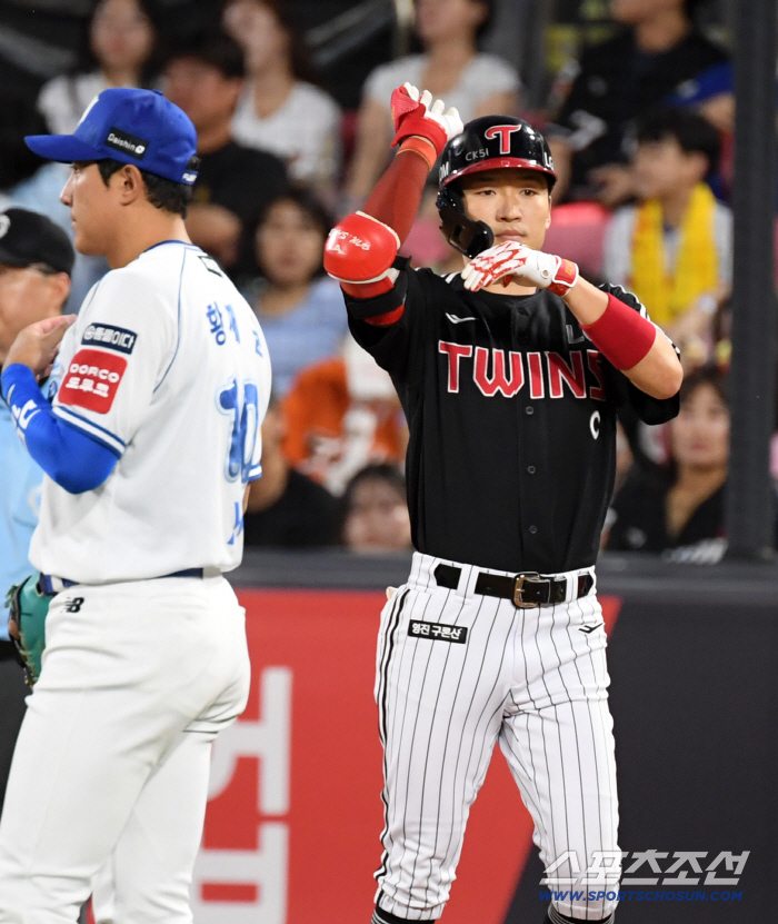 Except for Park Hae-min, who was replaced on his back. He is on the verge of suspending his participation in 555 consecutive games. Jamsil and Incheon are canceled, but Suwon has a tarpaulin