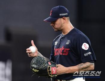 He's a 10-win replacement…38th win in ML, foreigners, and hitters Our debut match is full of sweat