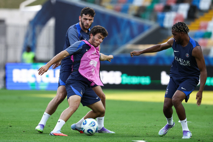 I almost became Tottenham manager, but now I'm teasing you, Enrique's belated poet...Lee Kang-in PSG returns to vacation 1st week → Super Cup, which is at a disadvantage