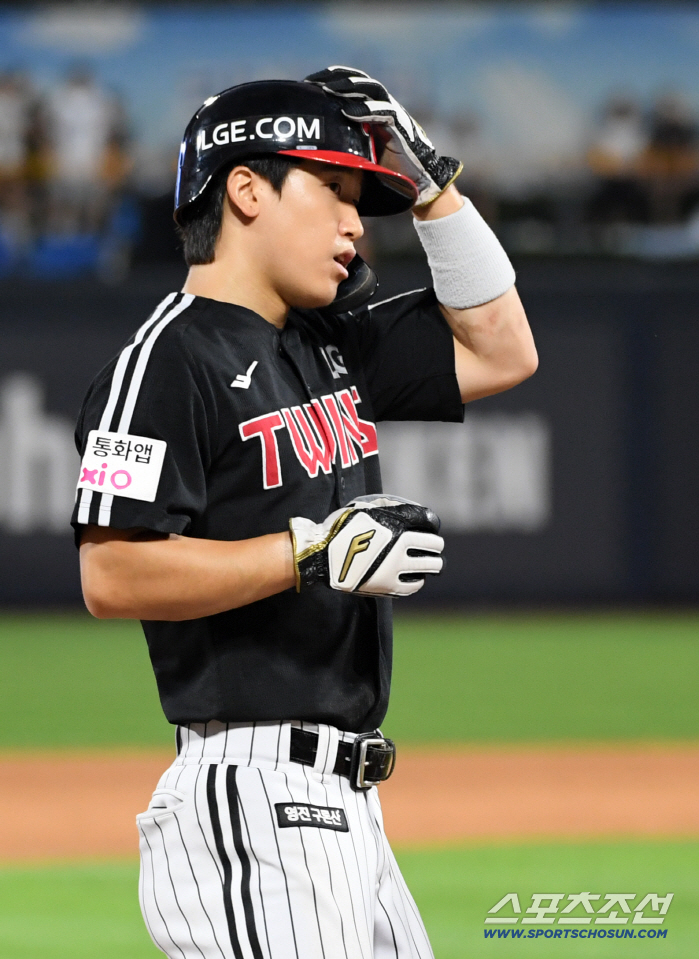 I felt so good for the first time in my life to be the 8th hitter who got 4 pitches on purpose. I want to go to the All-Star Game, a new dream of a scene stealer who stole 2nd base on foot